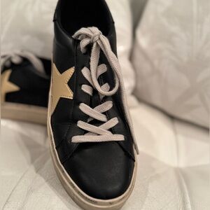 SHU SHOP sneakers